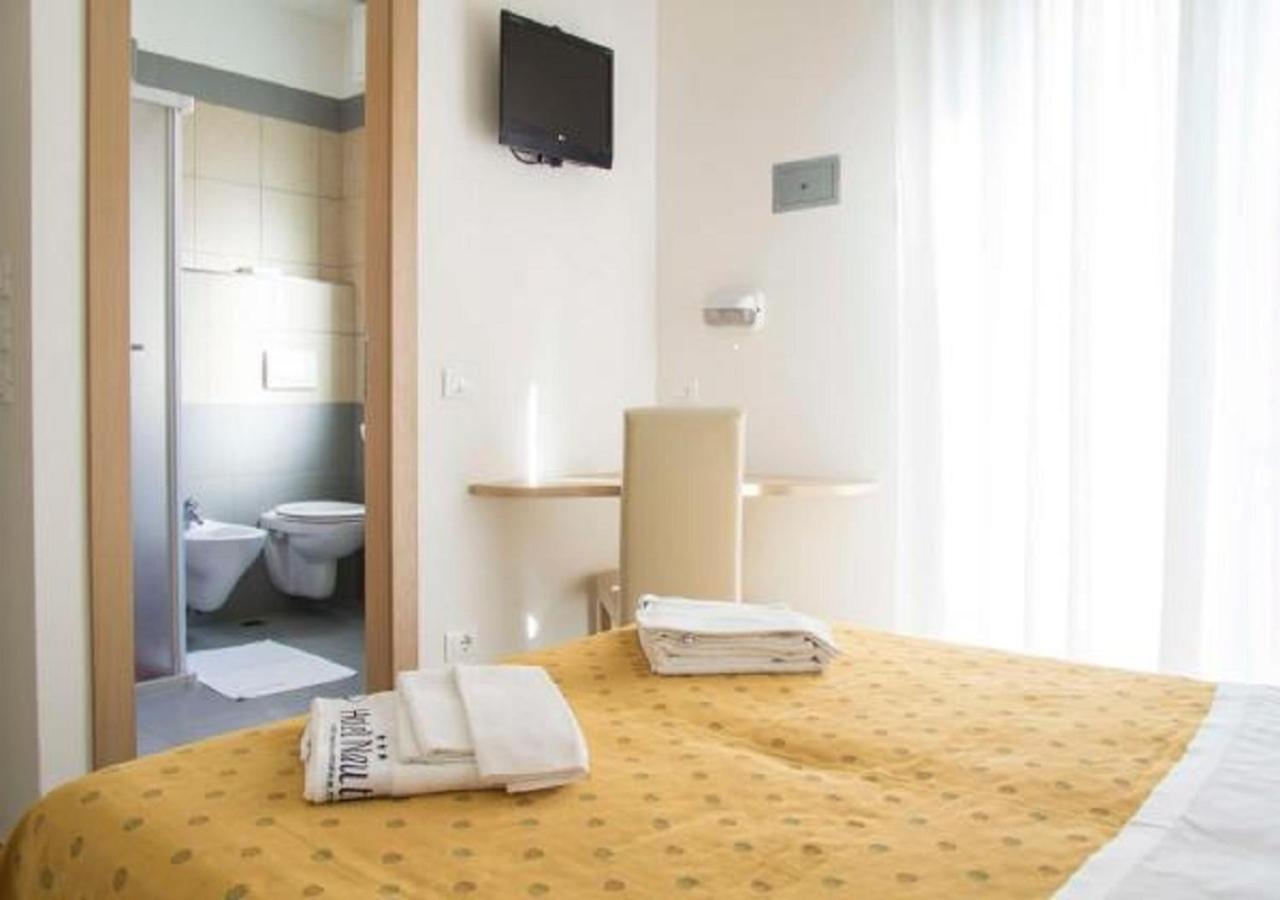 Hotel Nautilus Cattolica Habitación foto