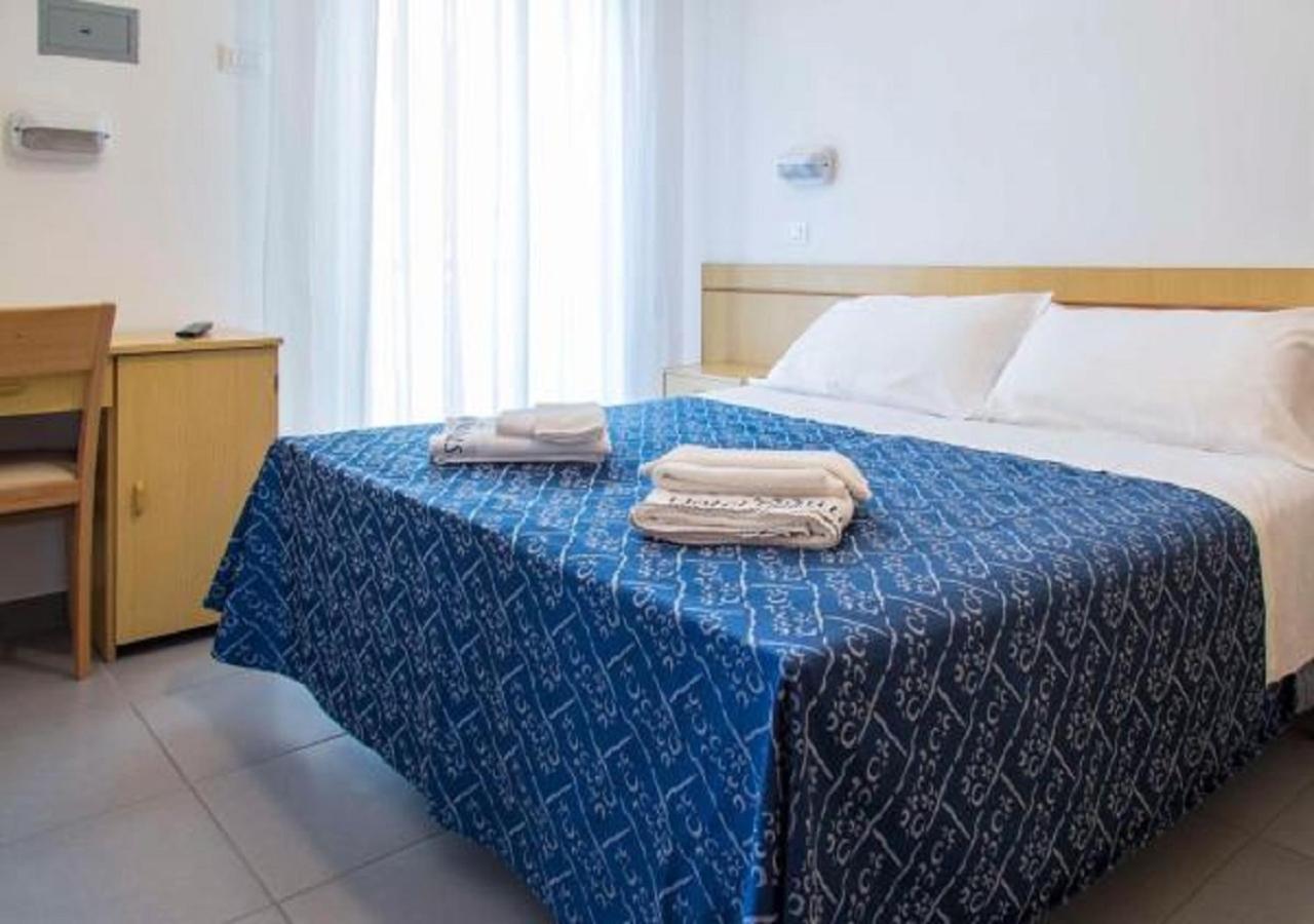Hotel Nautilus Cattolica Habitación foto