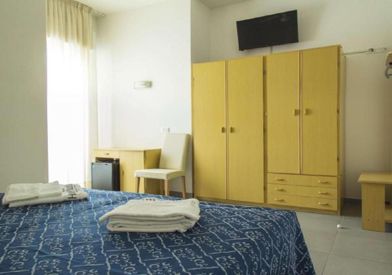 Hotel Nautilus Cattolica Habitación foto
