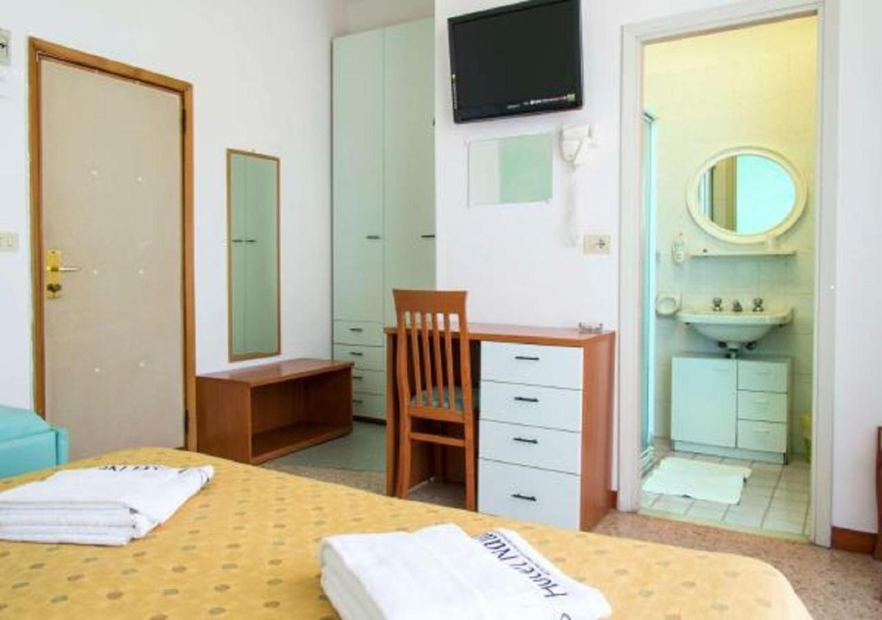 Hotel Nautilus Cattolica Habitación foto